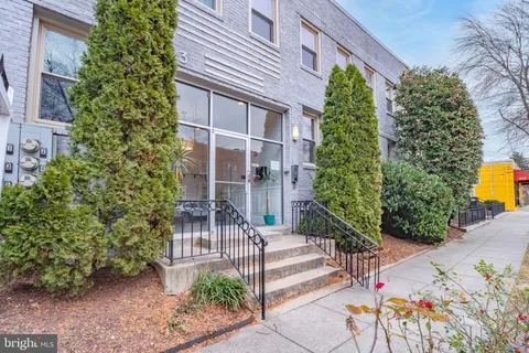$430,000 | 423 18th Street Northeast, Unit 4, Washington, DC 20002