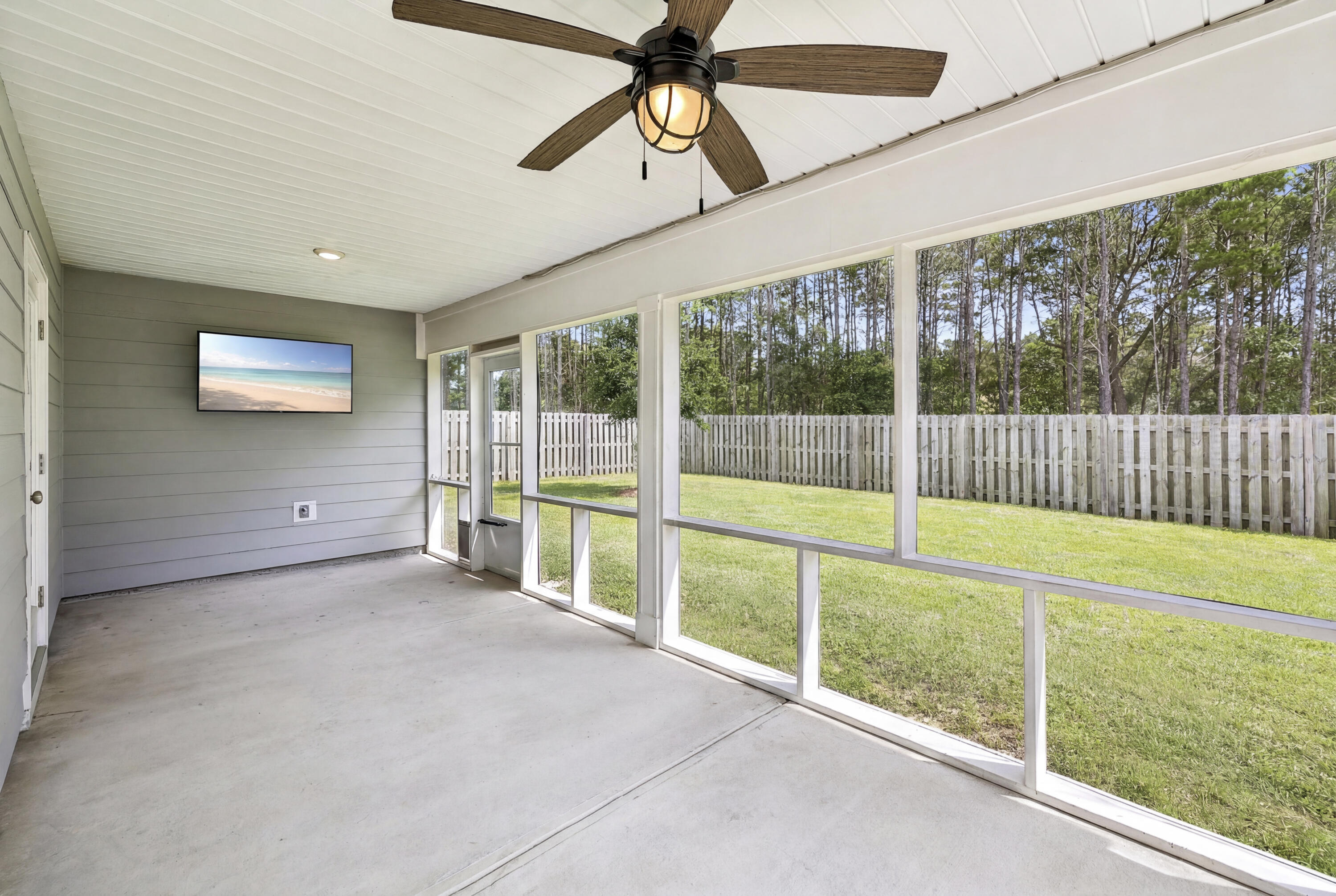 324 This Way Freeport, FL 32439 - Photo 38 of 69 Enclosed Porch