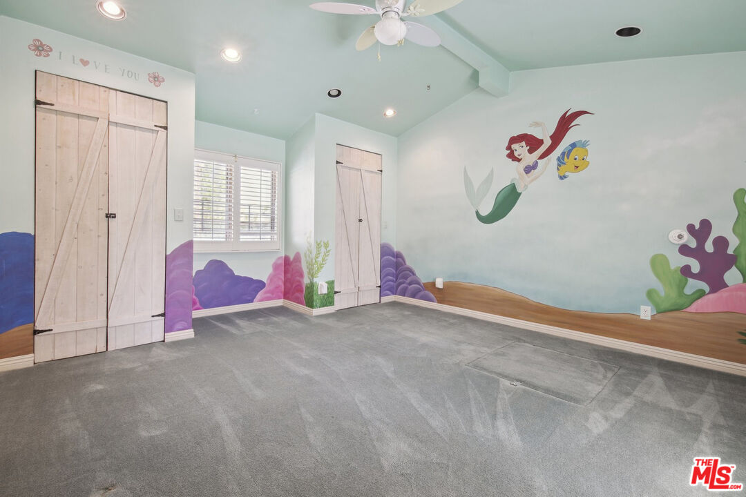 5527 Columbus Avenue Sherman Oaks, CA 91411 - Photo 21 of 29 a view of livingroom with painted walls
