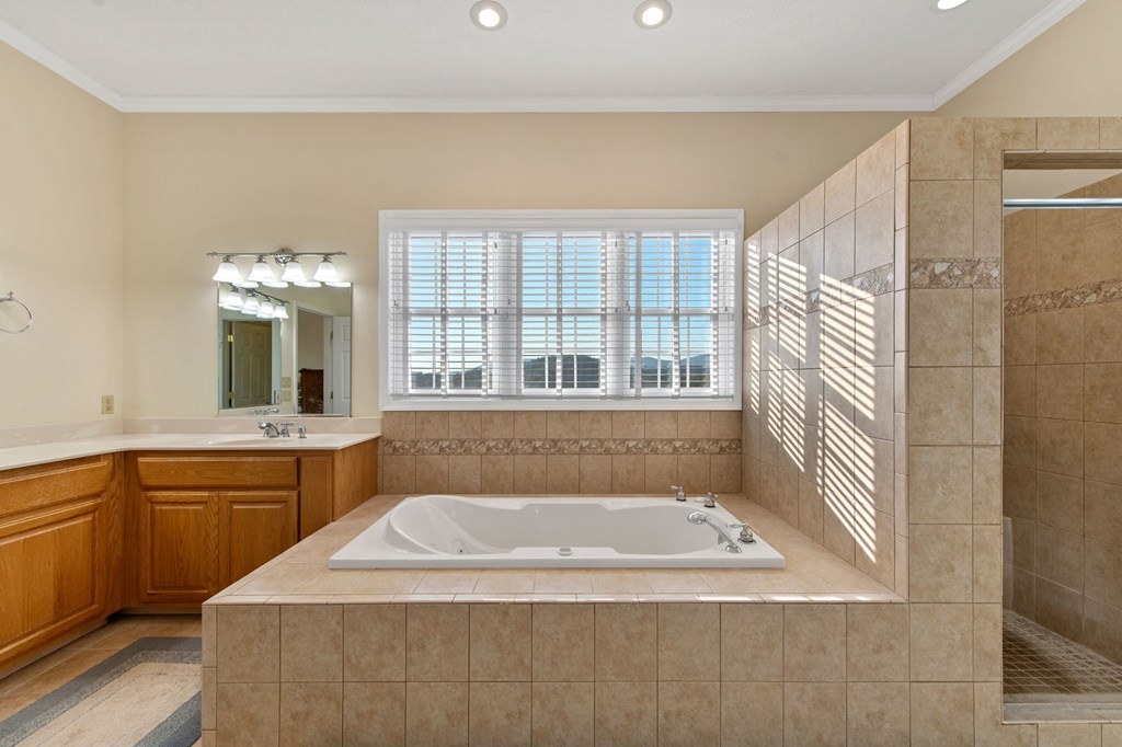 752 Cherokee Trail Copperhill, TN 37317 - Photo 23 of 84 En-Suite Bath