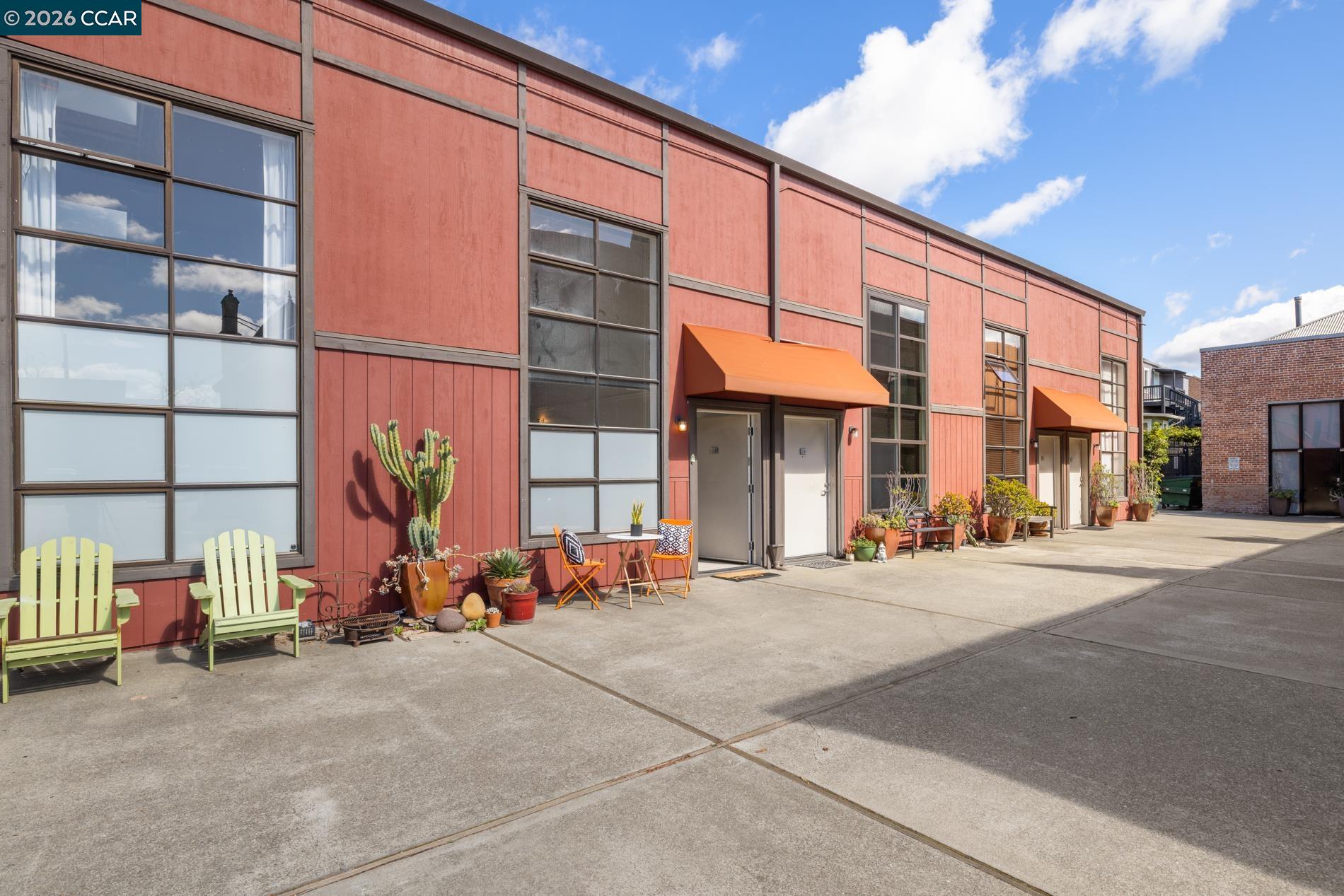 730 29th Street, Unit 10 Oakland, CA 94609 - Photo 1 of 18