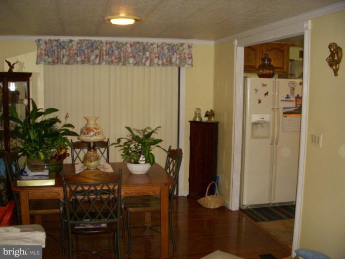 339 Sassafras Road Baltimore, MD 21221 - Photo 3 of 20
