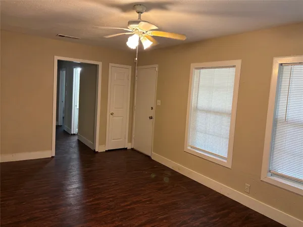 $1,175 | 2118 North 8th Street, Orange, TX 77630