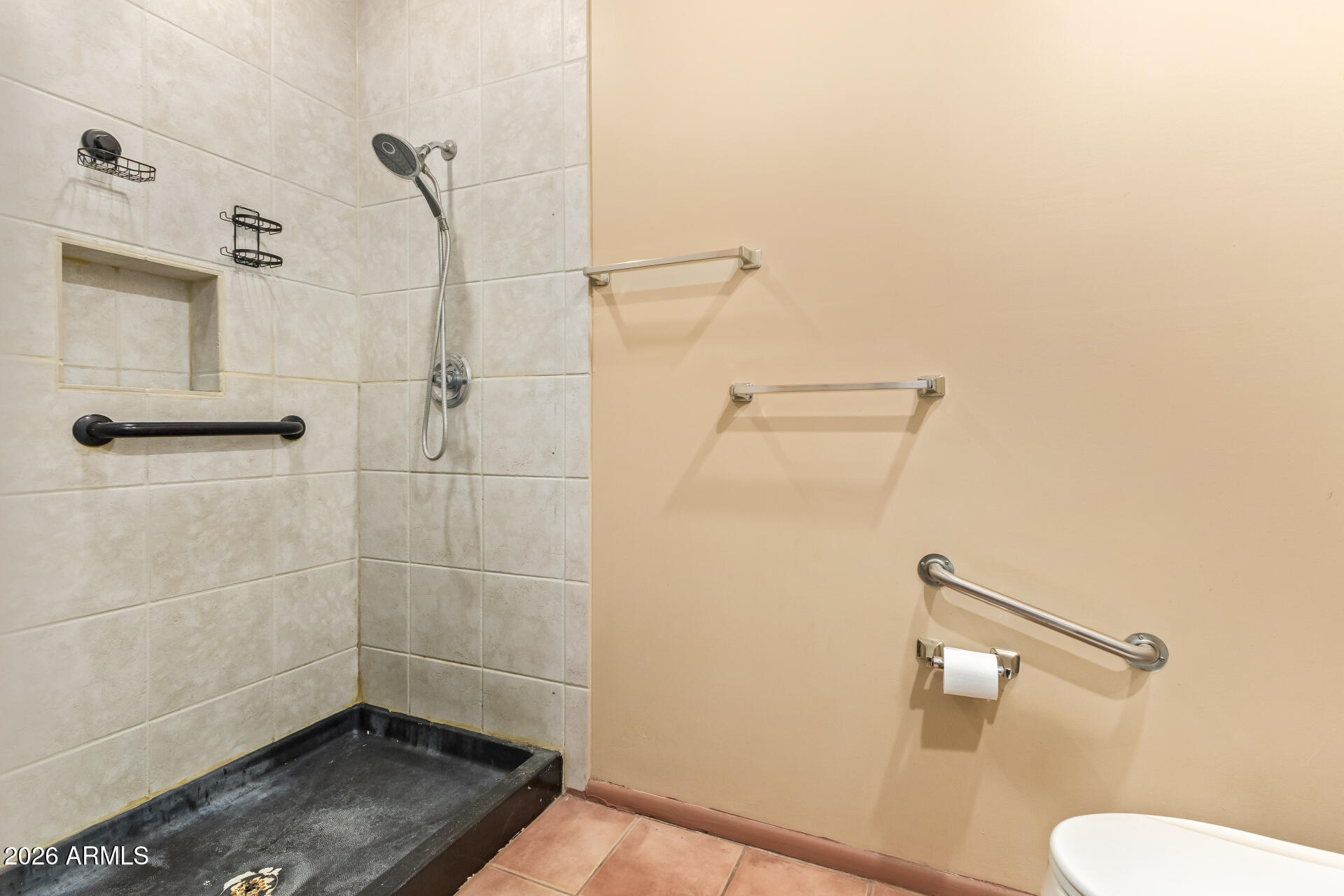 15137 South Moon Valley Road Arizona City, AZ 85123 - Photo 19 of 35 a bathroom with a shower