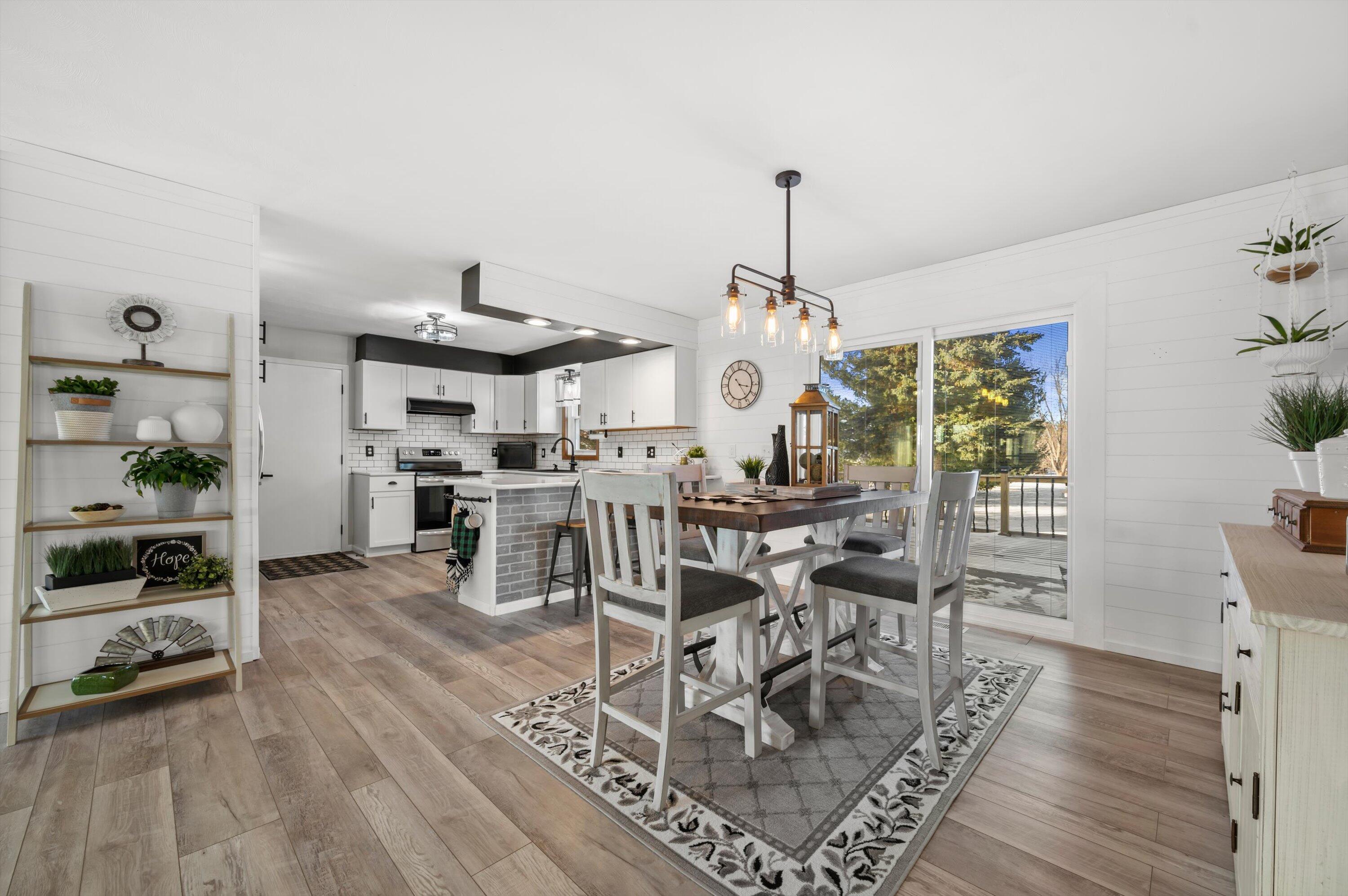 202 Highland Avenue Fort Atkinson, WI 53538 - Photo 2 of 26 08-DSC7915