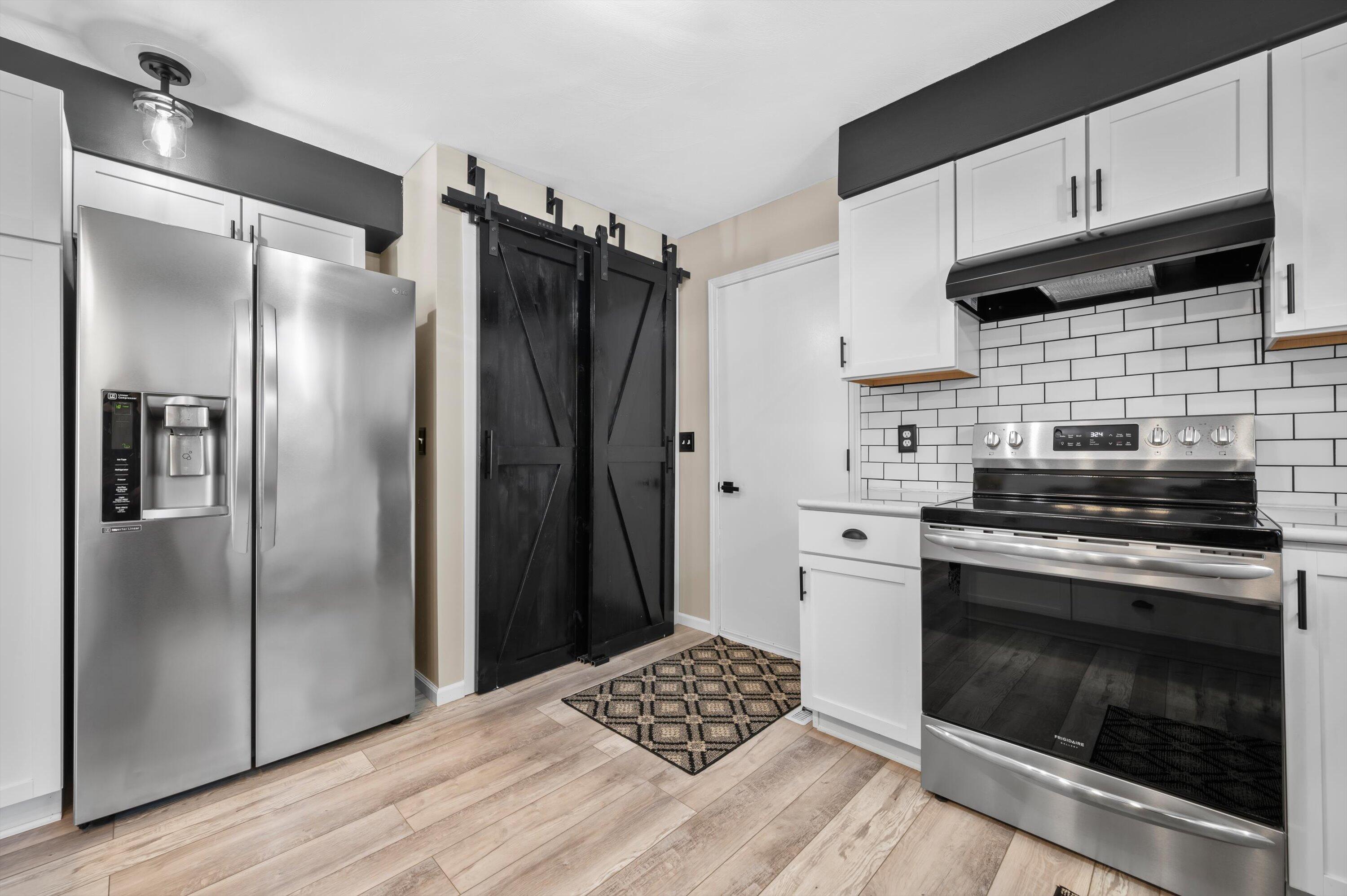 202 Highland Avenue Fort Atkinson, WI 53538 - Photo 4 of 26 11-DSC7927