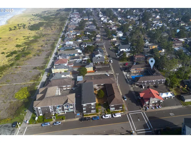 a view of entryway and hall
