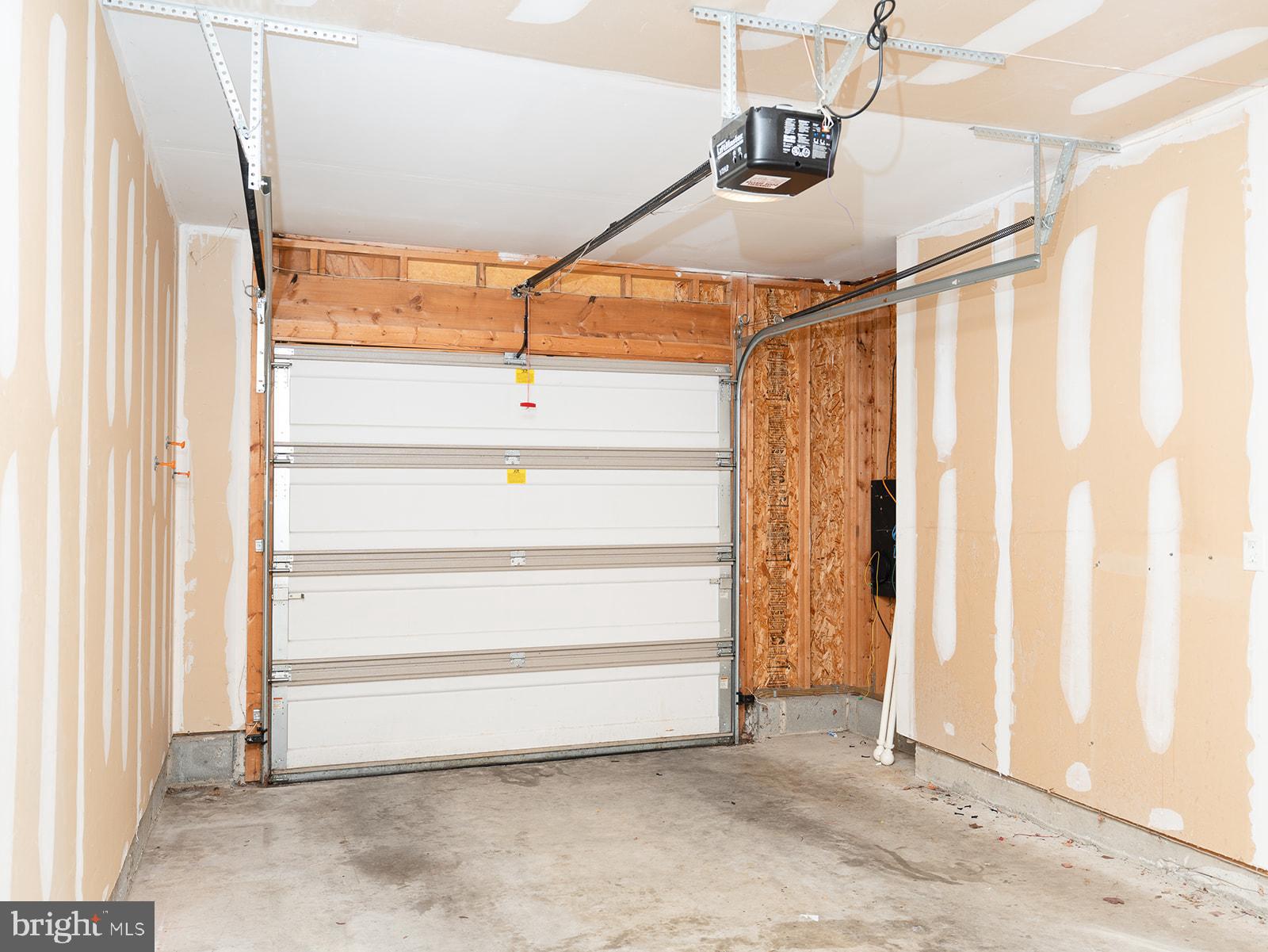 112 Hawk Court Hummelstown, PA 17036 - Photo 21 of 32 a view of an empty walk in closet