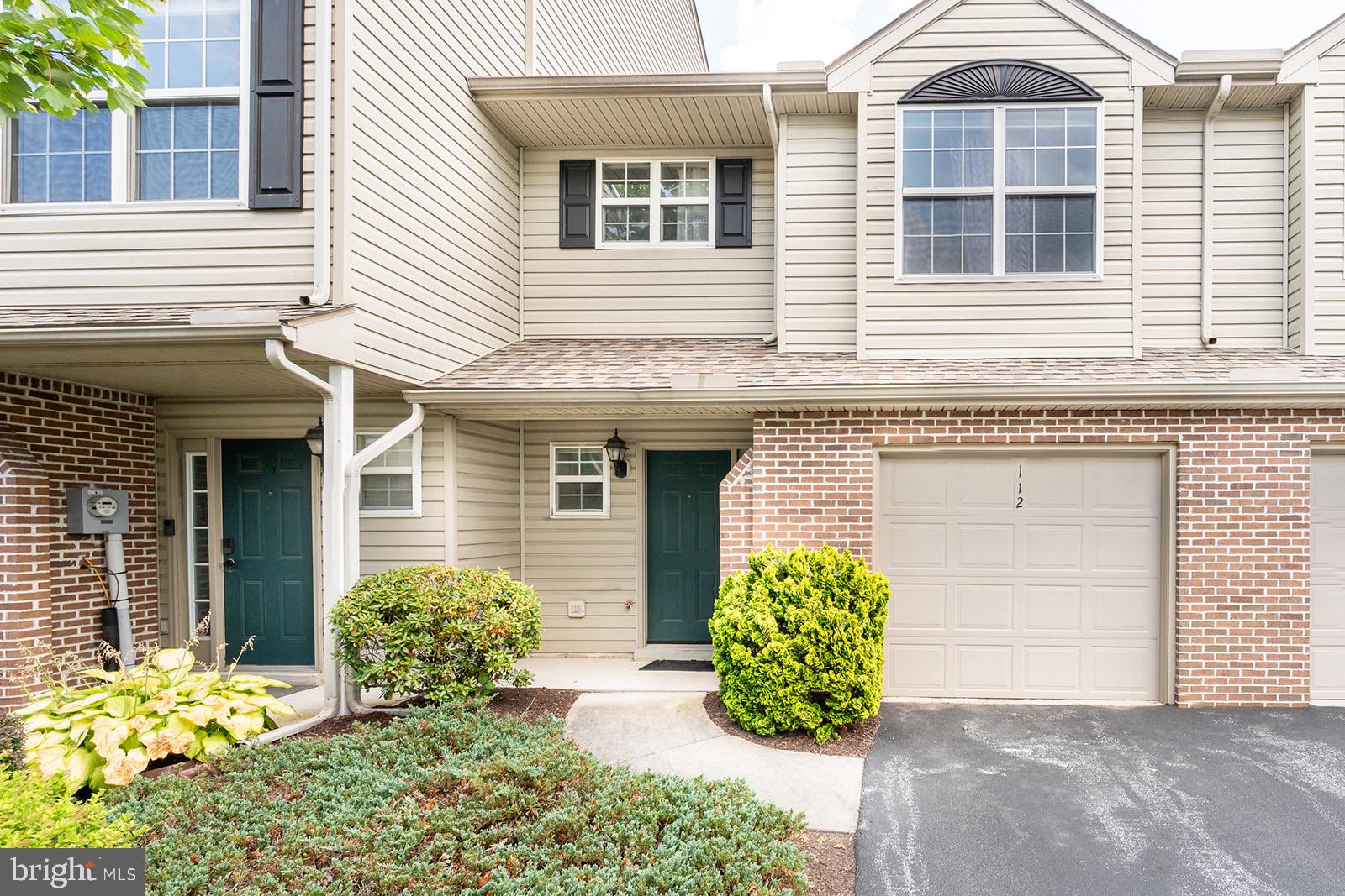 112 Hawk Court Hummelstown, PA 17036 - Photo 3 of 32 a front view of a house