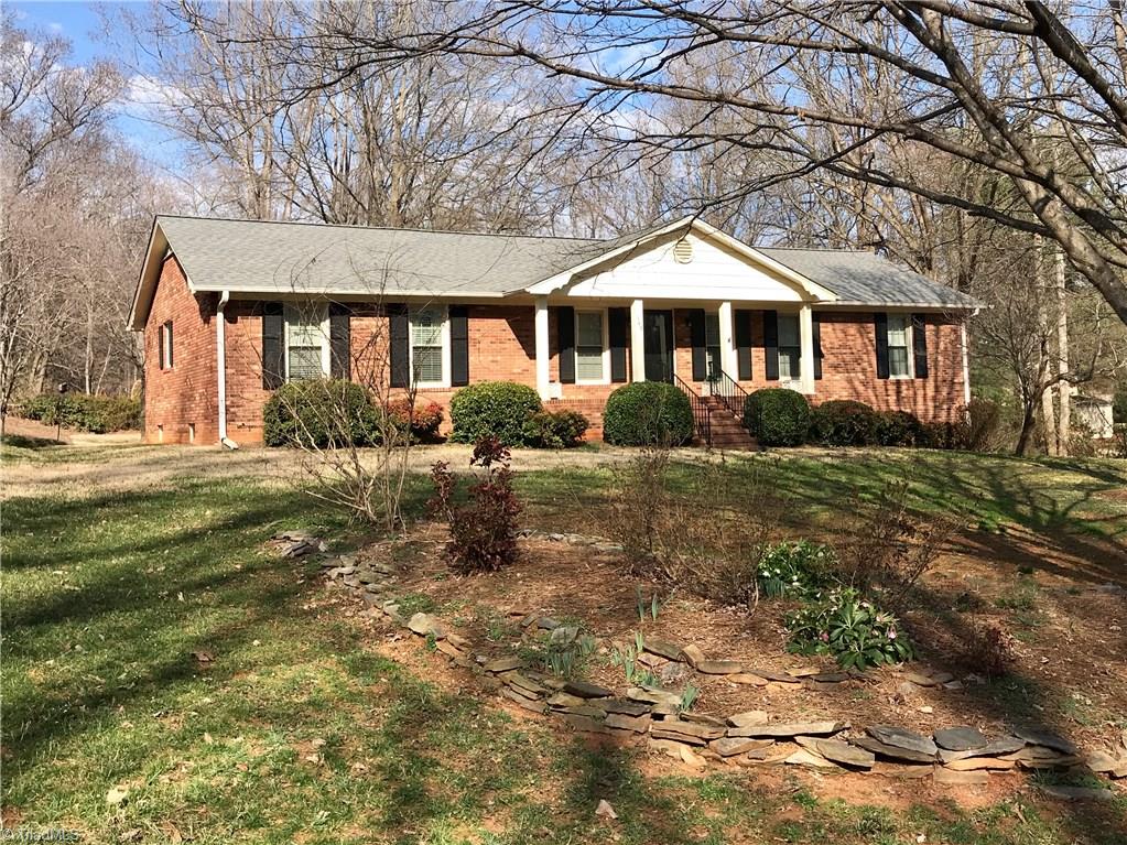185 Waddington Road Clemmons, NC 27012 - Photo 1 of 25 Gallery Image 1