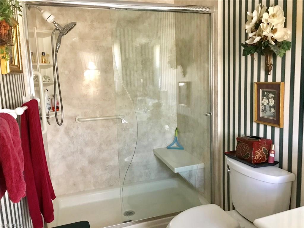185 Waddington Road Clemmons, NC 27012 - Photo 12 of 25 Master Bath