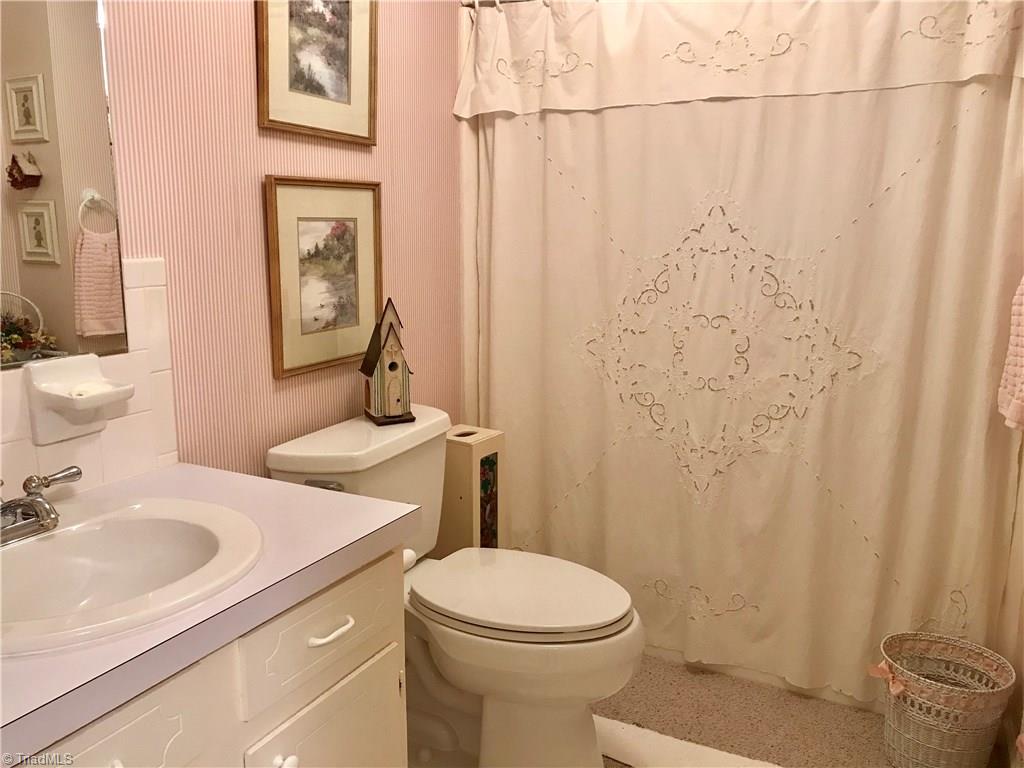 185 Waddington Road Clemmons, NC 27012 - Photo 18 of 25 Gallery Image 18