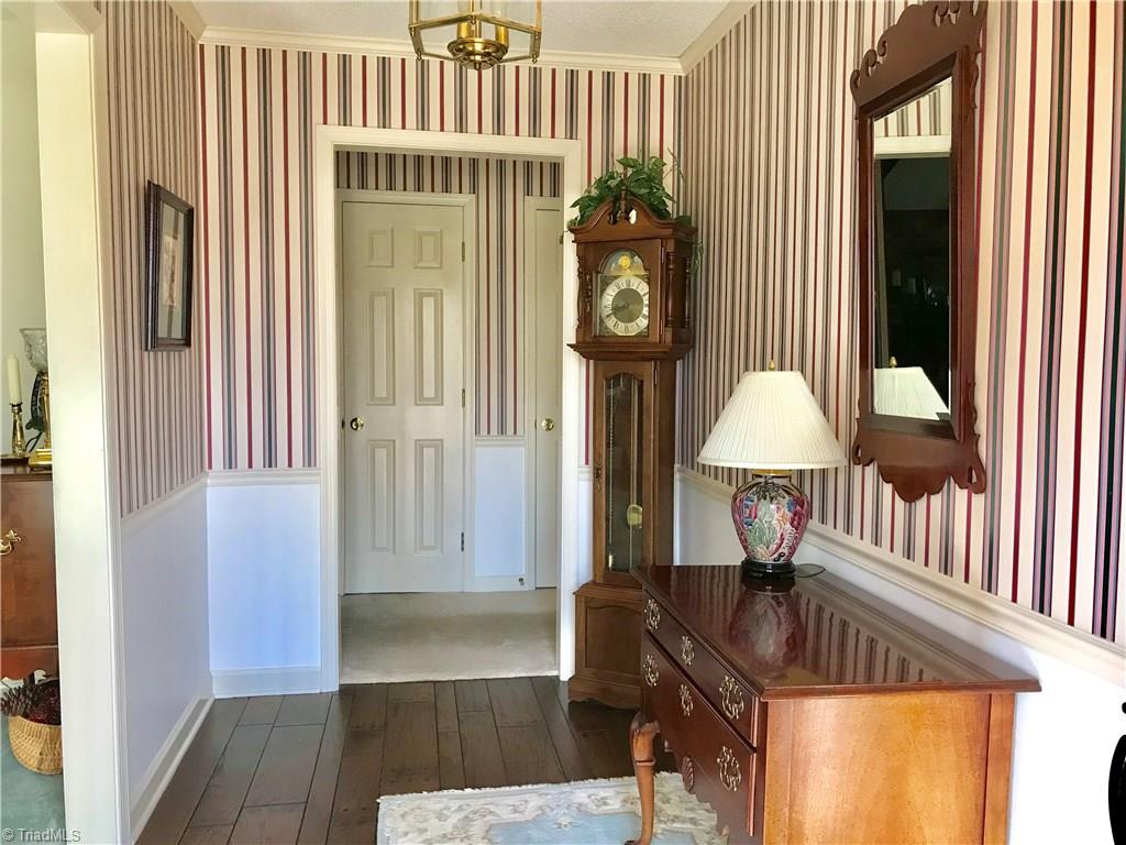 185 Waddington Road Clemmons, NC 27012 - Photo 3 of 25 Gallery Image 3