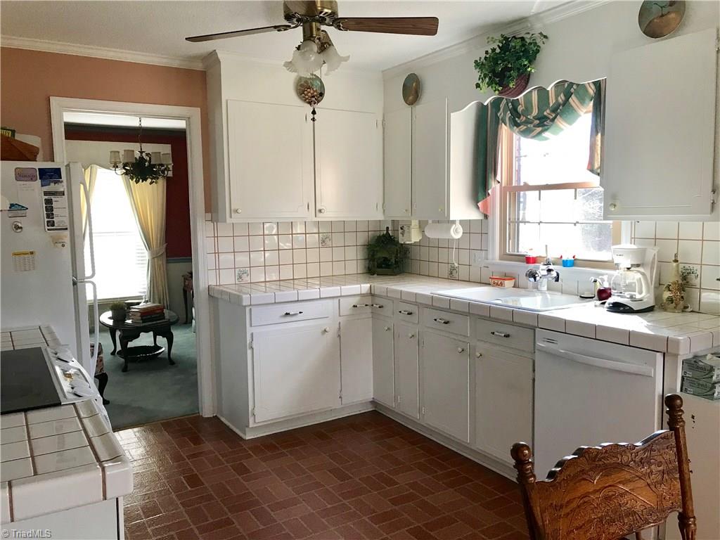185 Waddington Road Clemmons, NC 27012 - Photo 7 of 25 Gallery Image 7
