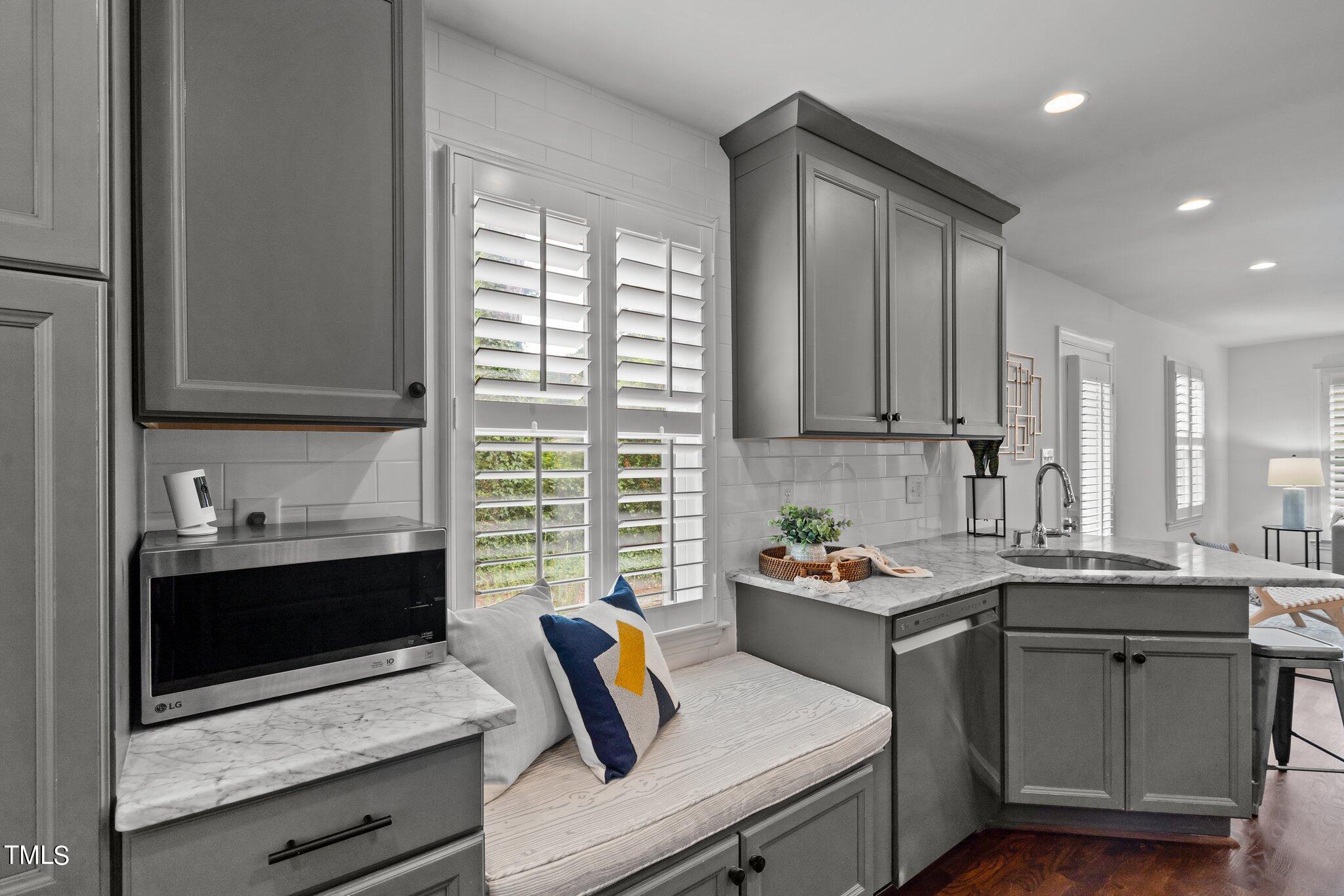 1209 Williamson Drive Raleigh, NC 27608 - Photo 13 of 32 19-web-or-mls-_NFP0508