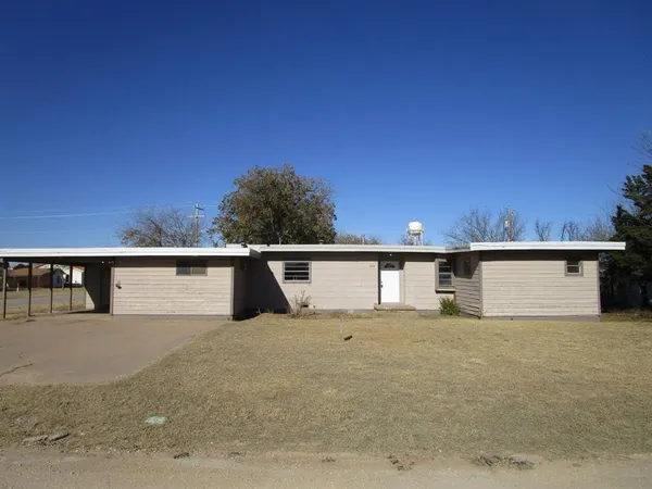 a view of an outdoor area