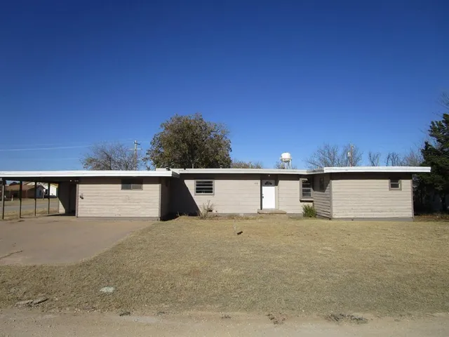 $59,000 | 602 East Texas Street, Crowell, TX 79227