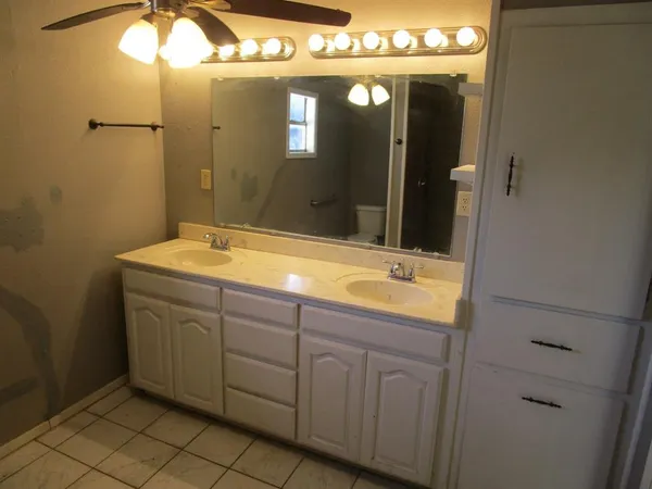 $59,000 | 602 East Texas Street, Crowell, TX 79227