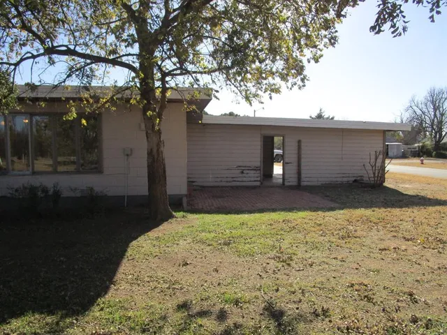 $59,000 | 602 East Texas Street, Crowell, TX 79227