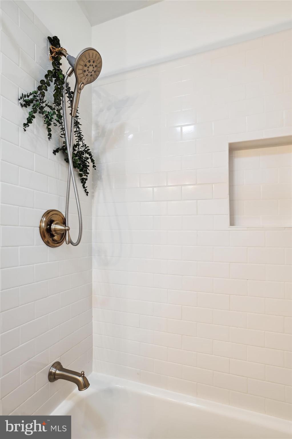 1157 Hampton Road Annapolis, MD 21409 - Photo 38 of 93 Upper level hall full bath
