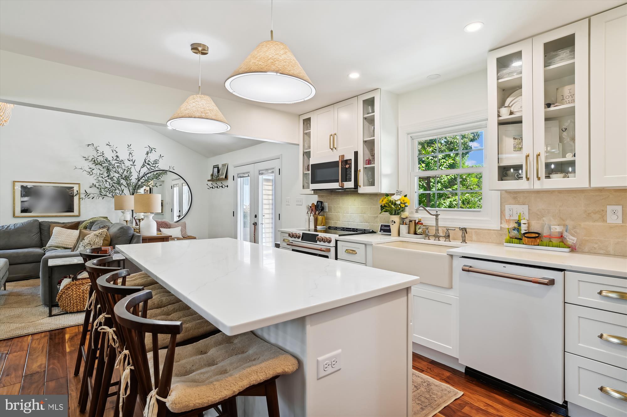 1157 Hampton Road Annapolis, MD 21409 - Photo 6 of 93 Island with seating