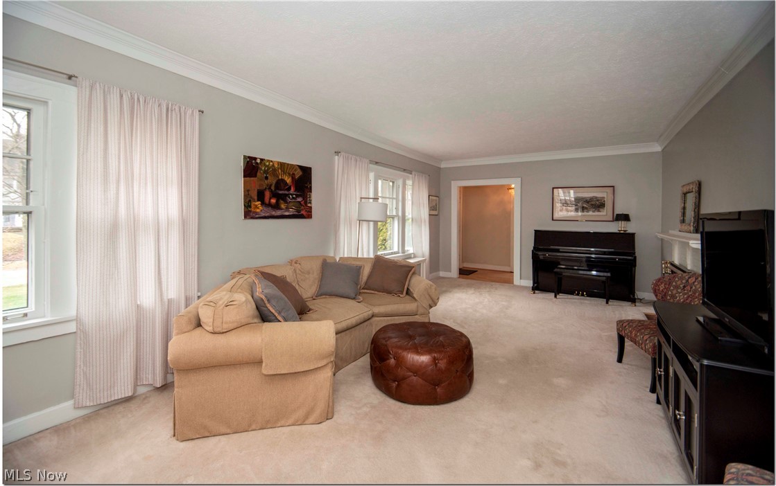 3091 Huntington Road Cleveland, OH 44120 - Photo 8 of 27 Gallery Image 8