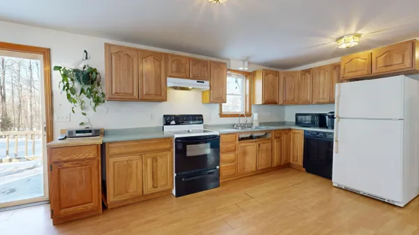 $295,000 | 15 D And B Lane, Buckfield, ME 04220