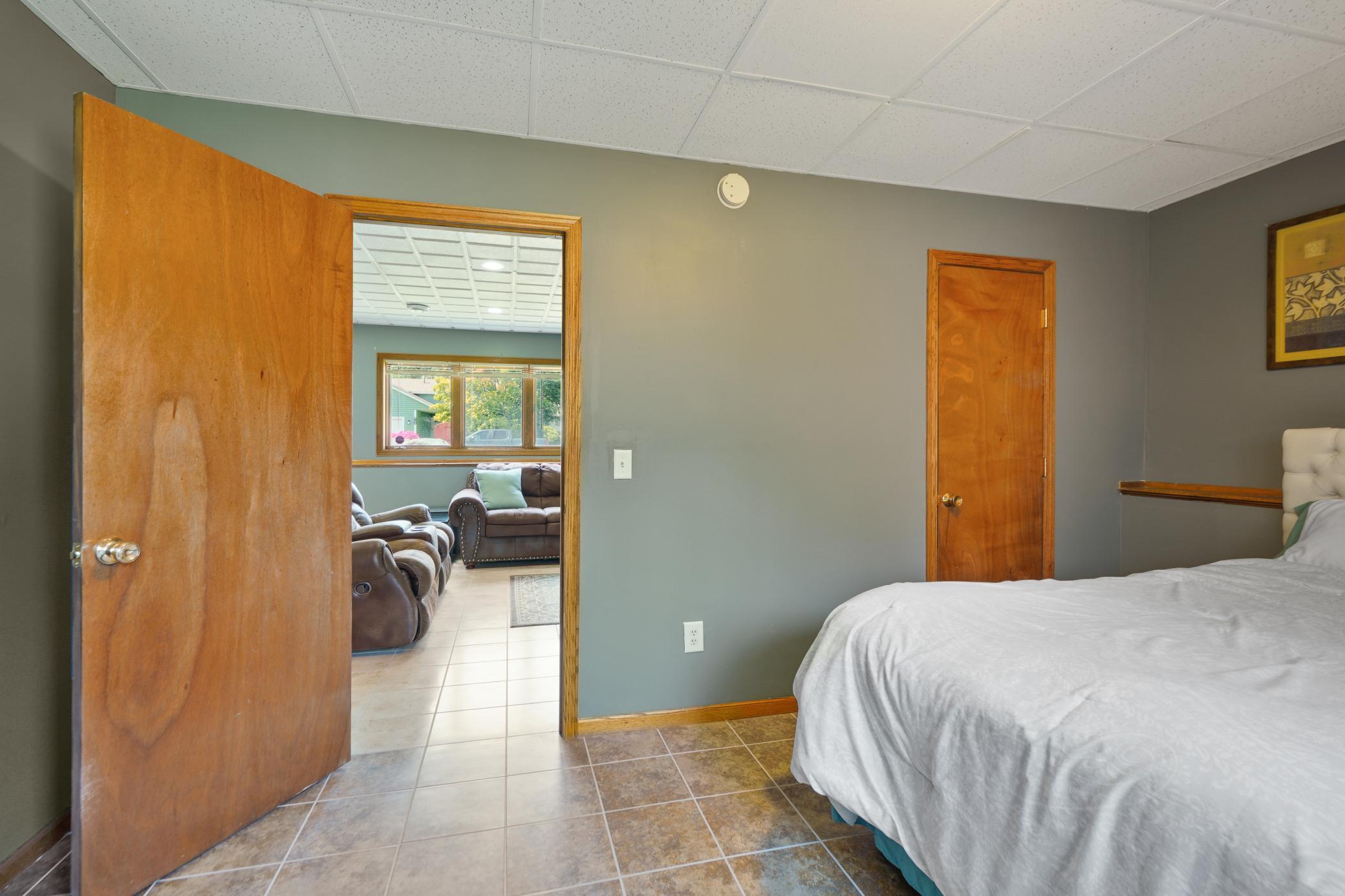 963 Kettle Creek Road Eagan, MN 55123 - Photo 22 of 33 Gallery Image 22