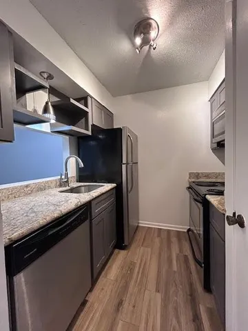 $950 | 2500 Vivian Street, Unit 4, Metairie, LA 70001