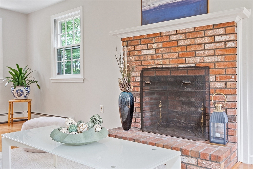 24 Squirrel Hill Road Acton, MA 01720 - Photo 6 of 32 Gallery Image 6