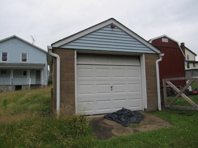 421 1st Street Chestnut Ridge, PA 15422 - Photo 6 of 31