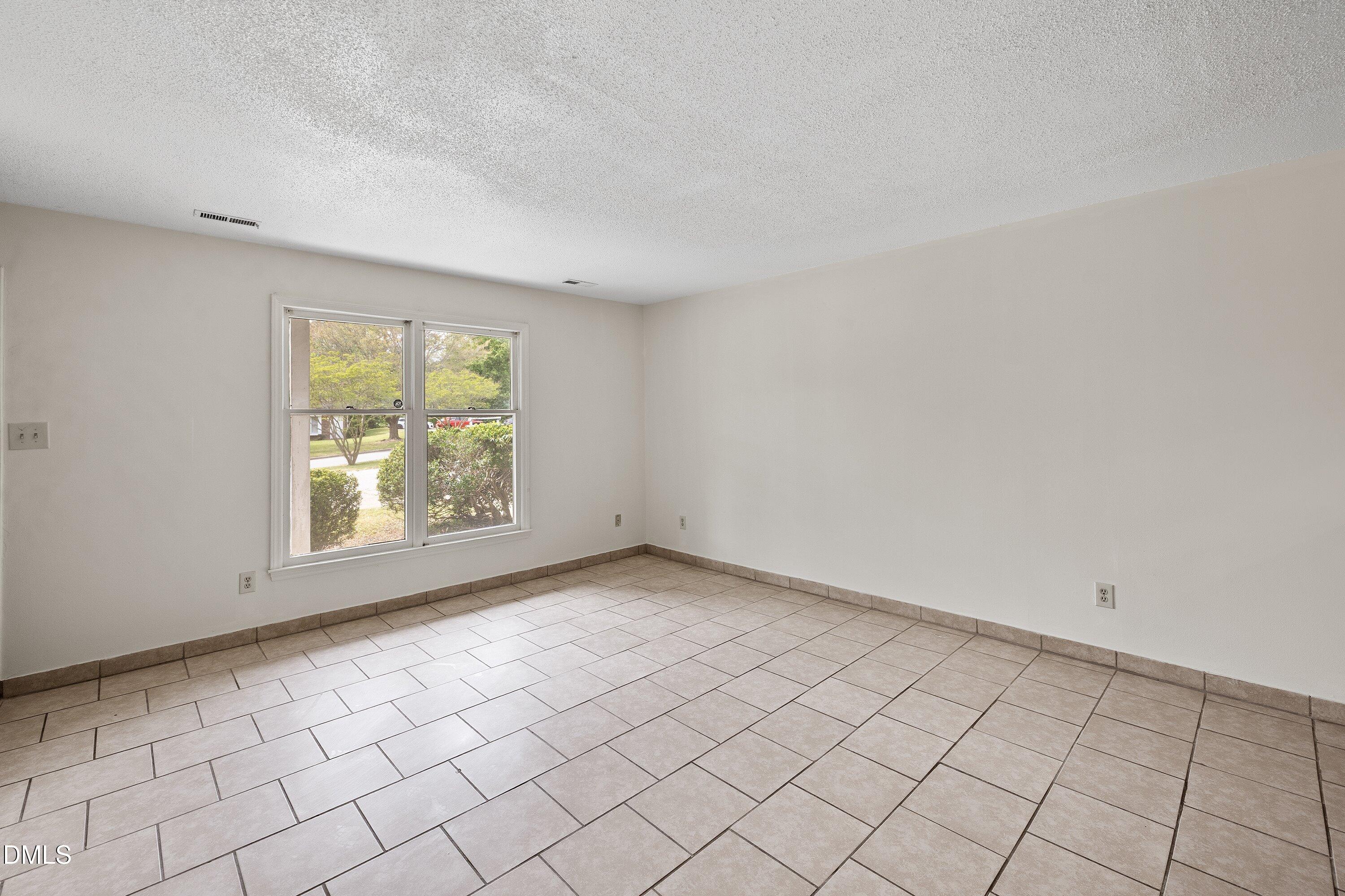 611 Springview Trail Garner, NC 27529 - Photo 12 of 40 12-611 Springview Trl_0082