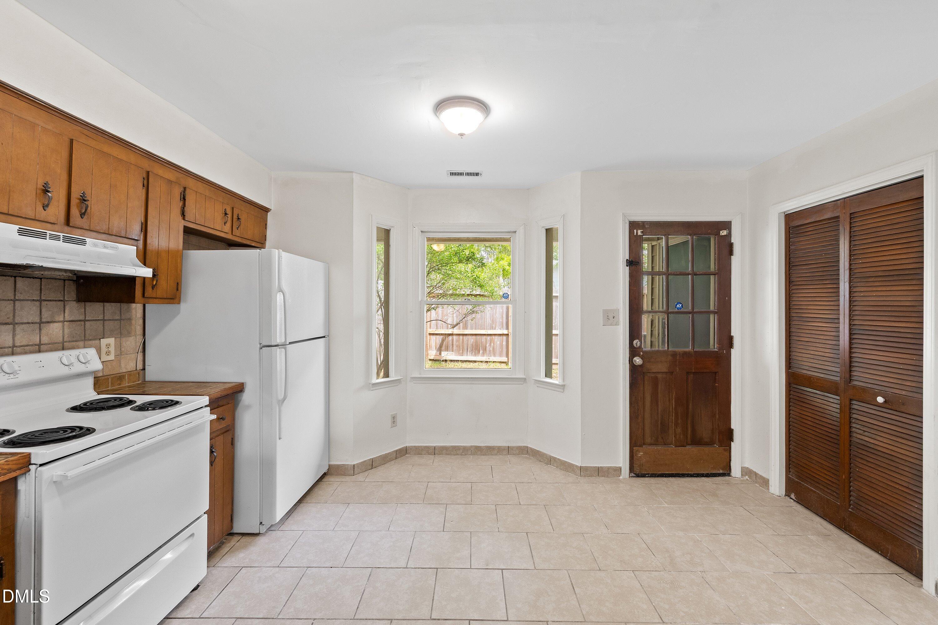 611 Springview Trail Garner, NC 27529 - Photo 18 of 40 18-611 Springview Trl_0117