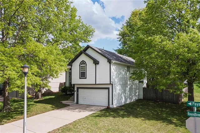 $375,000 | 5009 Payne Street, Shawnee, KS 66226