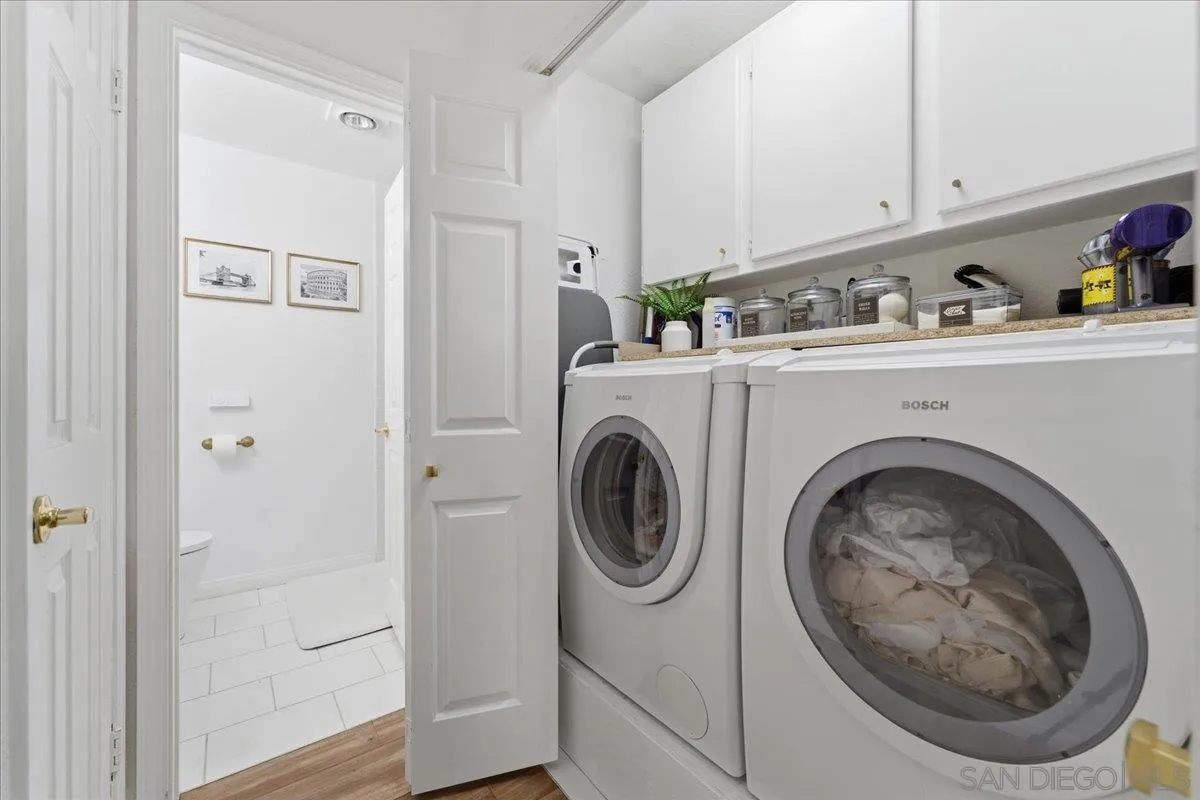 29585 Circle R Greens Drive Escondido, CA 92026 - Photo 11 of 40 a utility room with dryer and washer