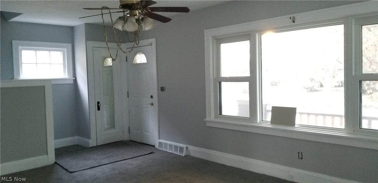 3570 Lloyd Road Cleveland, OH 44111 - Photo 3 of 29