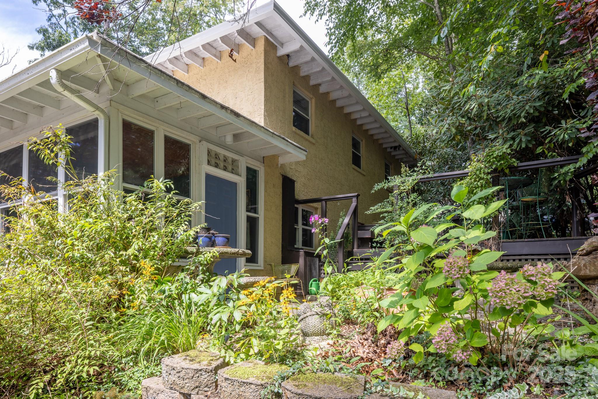 26 Kitazuma Road Black Mountain, NC 28711 - Photo 2 of 33