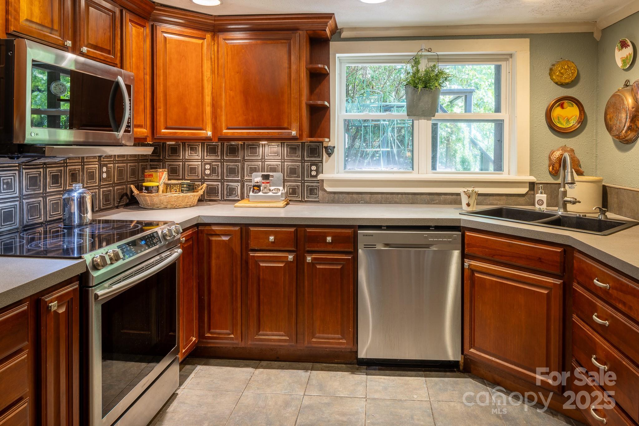 26 Kitazuma Road Black Mountain, NC 28711 - Photo 10 of 33