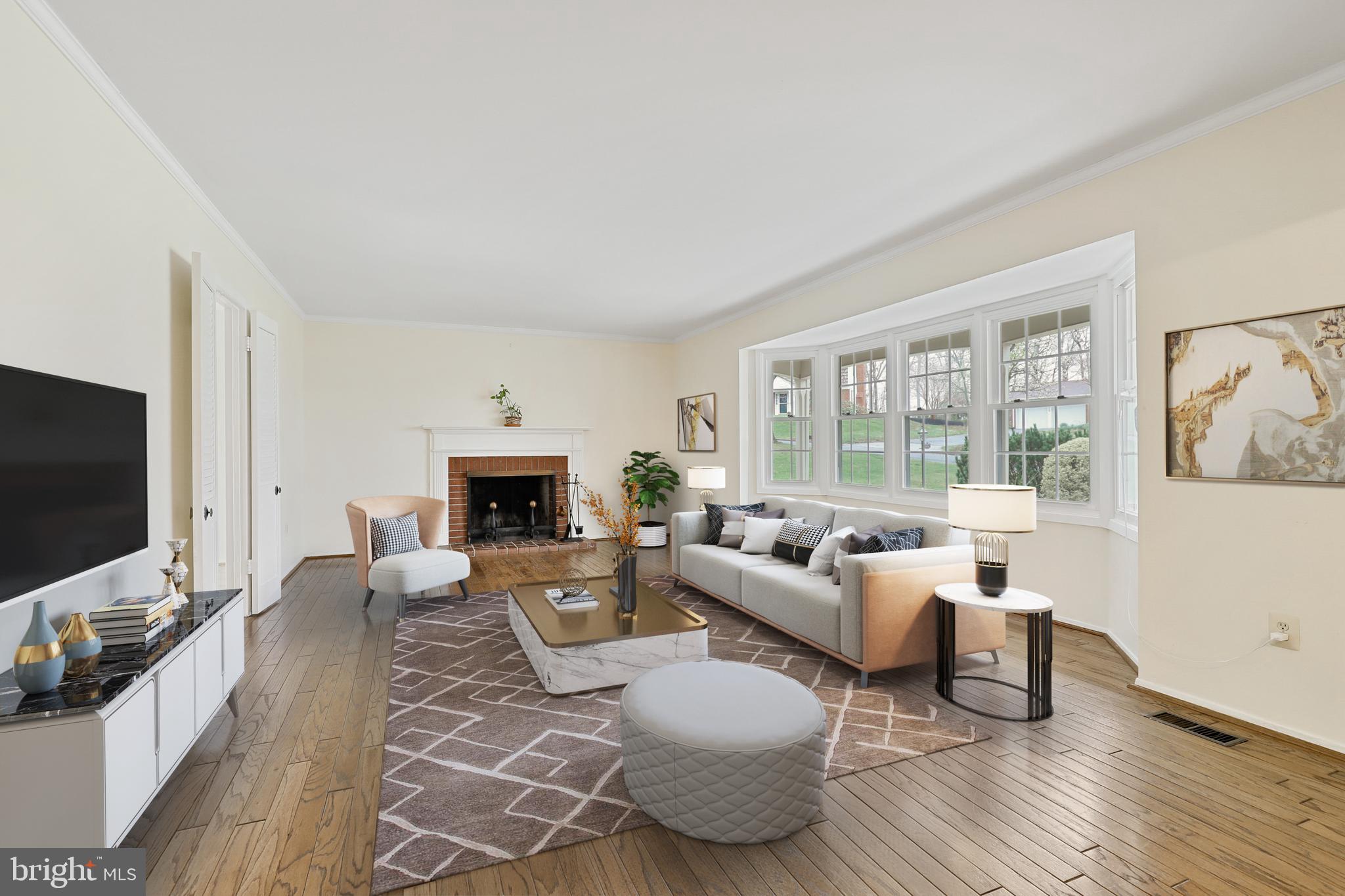 8800 Royal Ridge Lane Laurel, MD 20708 - Photo 5 of 45 Living room