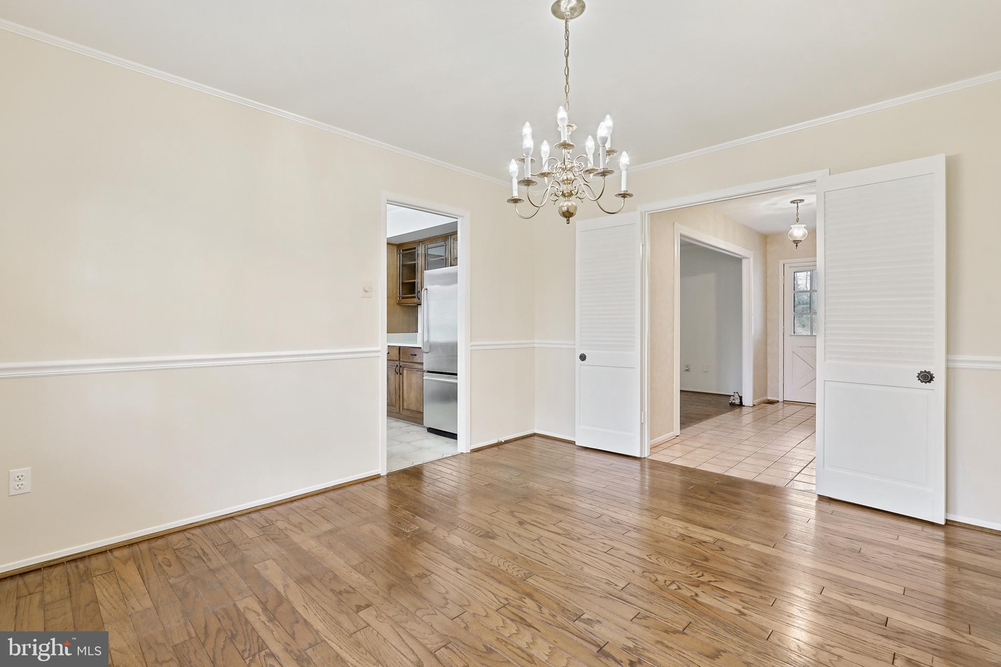 8800 Royal Ridge Lane Laurel, MD 20708 - Photo 9 of 45 Dining room