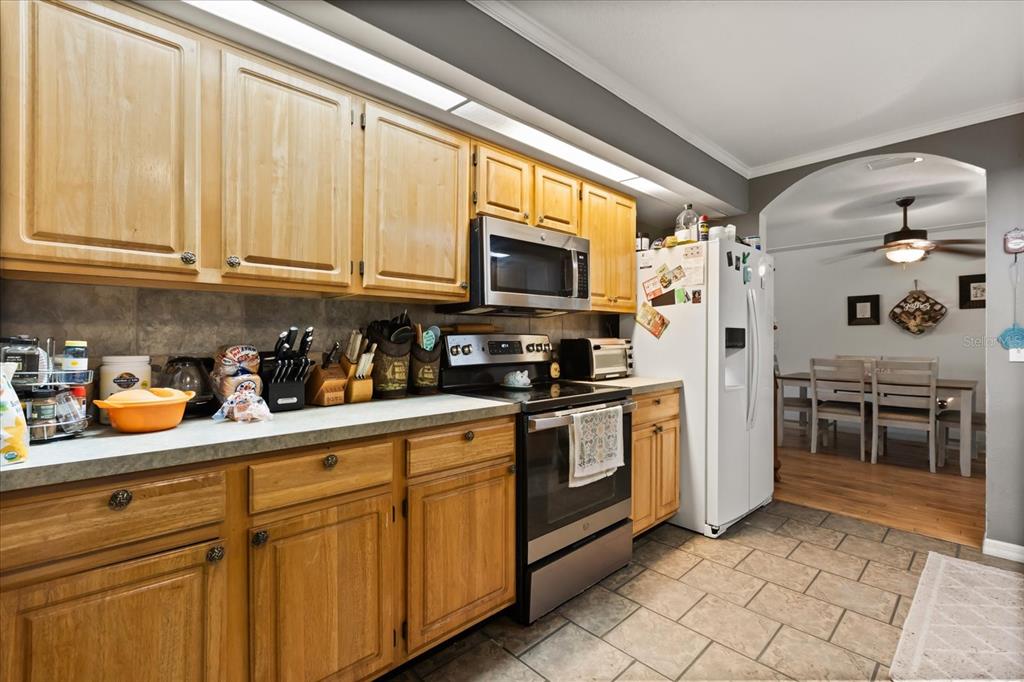 460 Hidden Ridge Drive Deltona, FL 32725 - Photo 10 of 36 Gallery Image 10