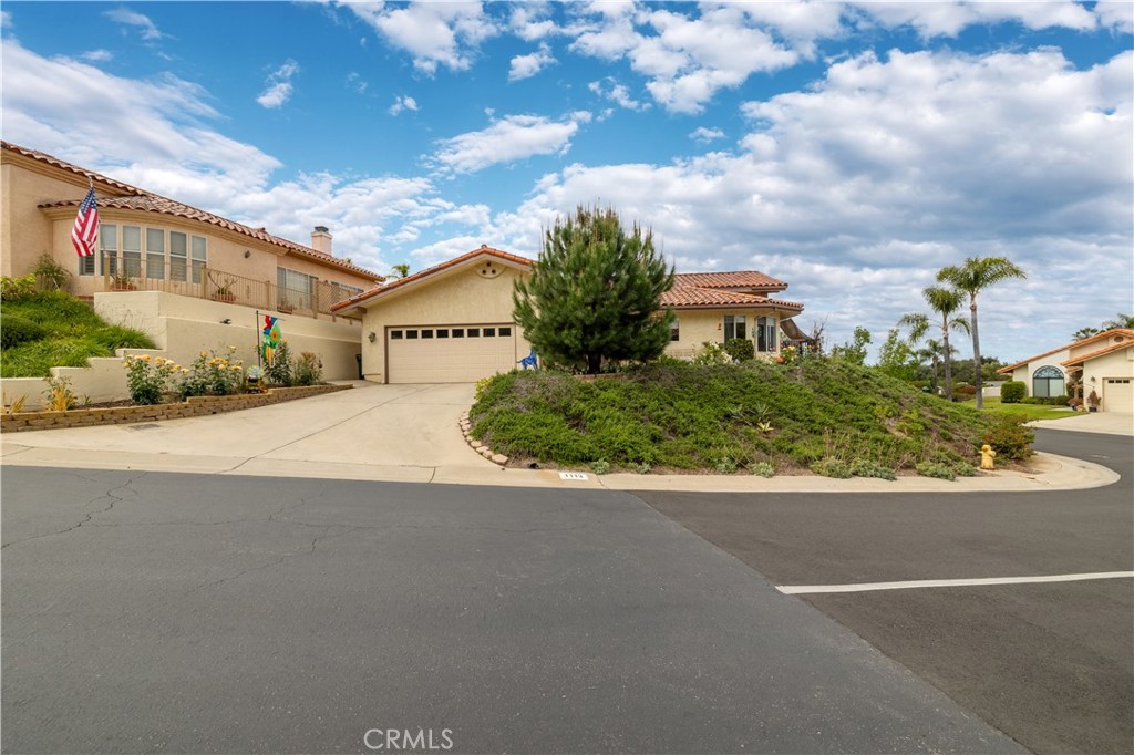 1113 Crescent Bend Fallbrook, CA 92028 - Photo 3 of 38