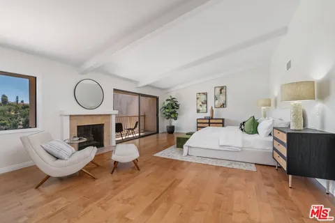 $1,915,000 | 2632 Claray Drive, Los Angeles, CA 90077