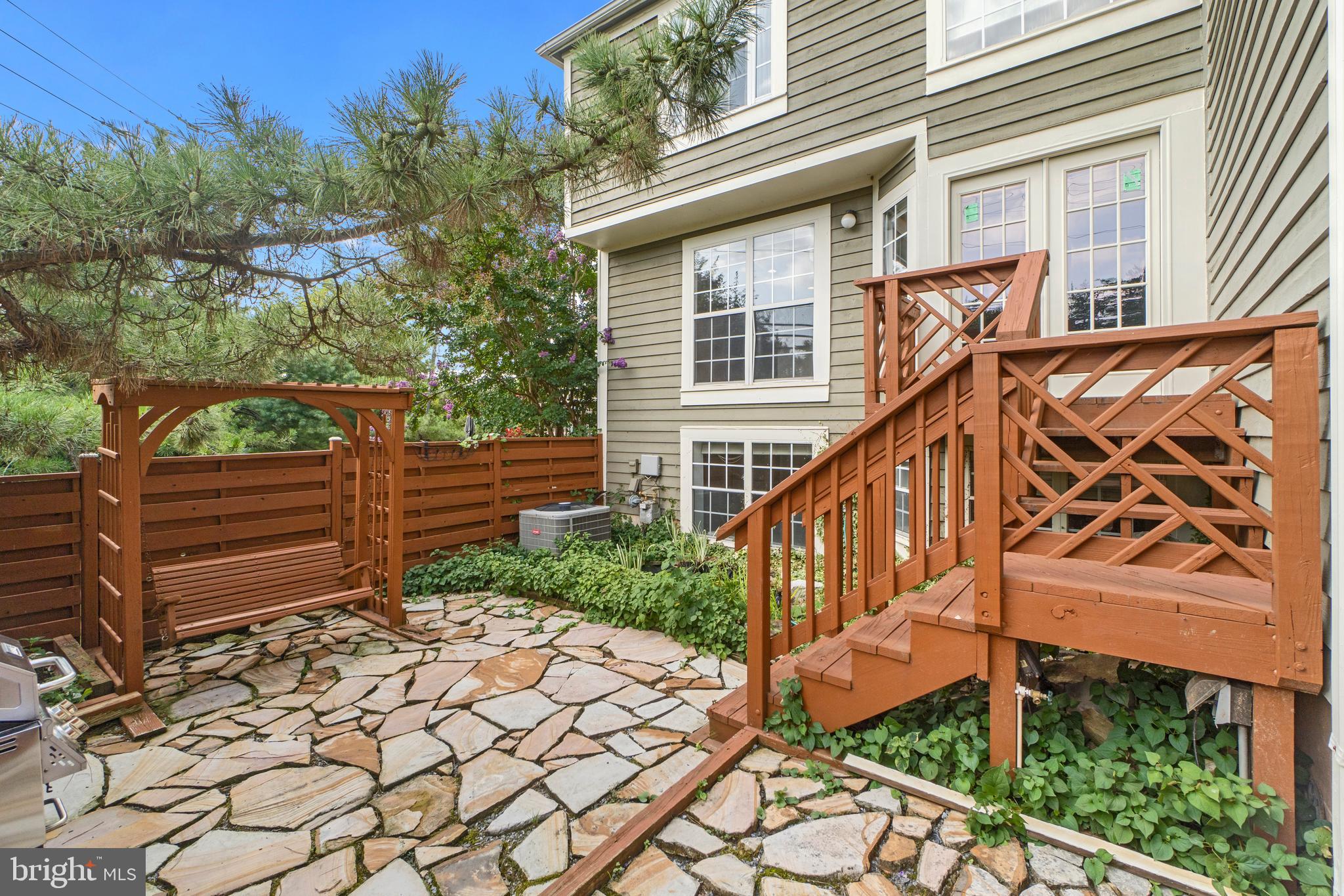 21163 Crocus Terrace Ashburn, VA 20147 - Photo 29 of 33