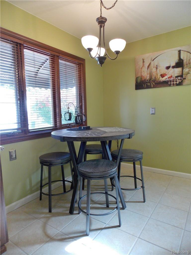 32456 Ridgefield Avenue Warren, MI 48088 - Photo 4 of 41 Dining
