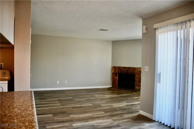 $1,200 | 6925 Hopkins Drive, Unit 3, Las Vegas, NV 89156