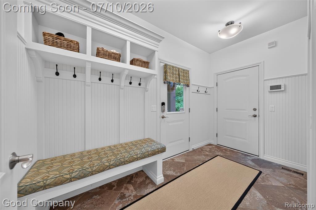 1946 Acorn Glen Rochester Hills, MI 48306 - Photo 23 of 71