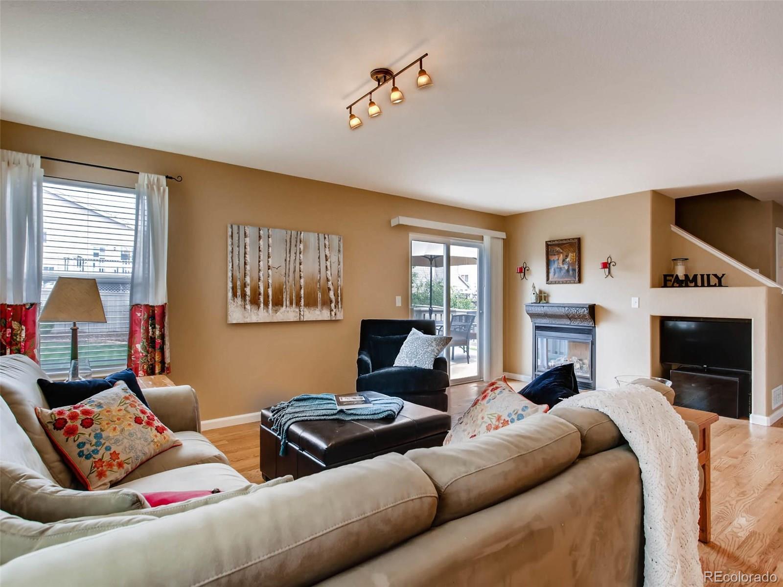 10016 Strathfield Lane Highlands Ranch, CO 80126 - Photo 15 of 35 Gallery Image 15