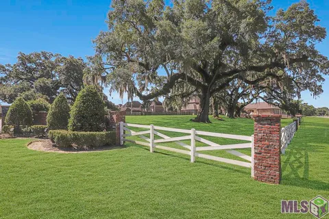 $725,000 | 36448 Lake Bend Avenue, Prairieville, LA 70769