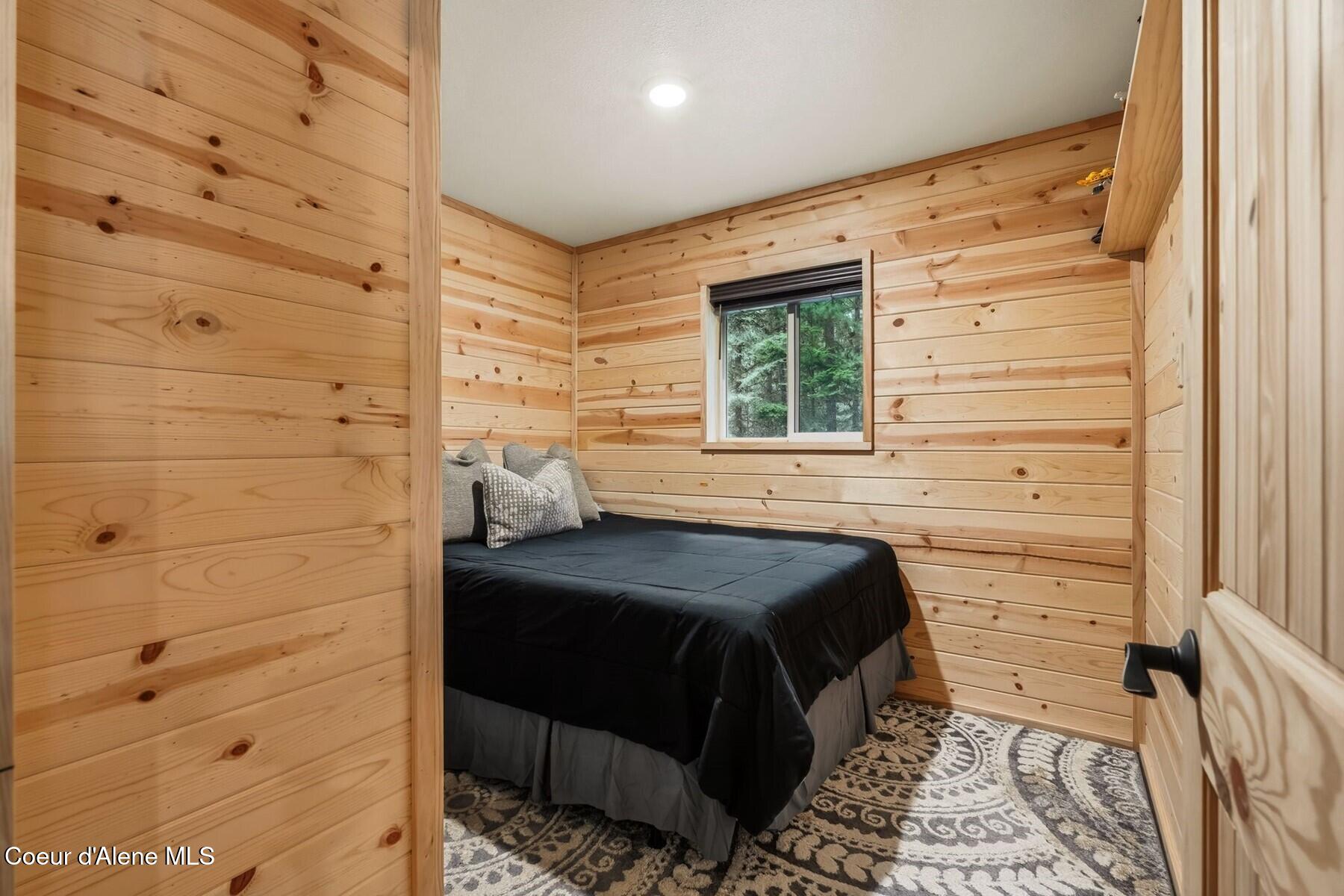 354 Fall Creek Road Naples, ID 83847 - Photo 14 of 37 Main Bedroom